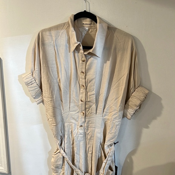 BLANK NYC Linen Jumpsuit with Belt, Comfortable and Elegant Trous - Picture 3 of 11